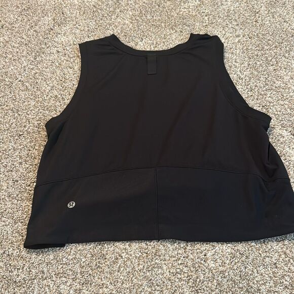 Lululemon Mesh Back Cropped Train Tank Top
| Small | Black - Picture 7 of 12